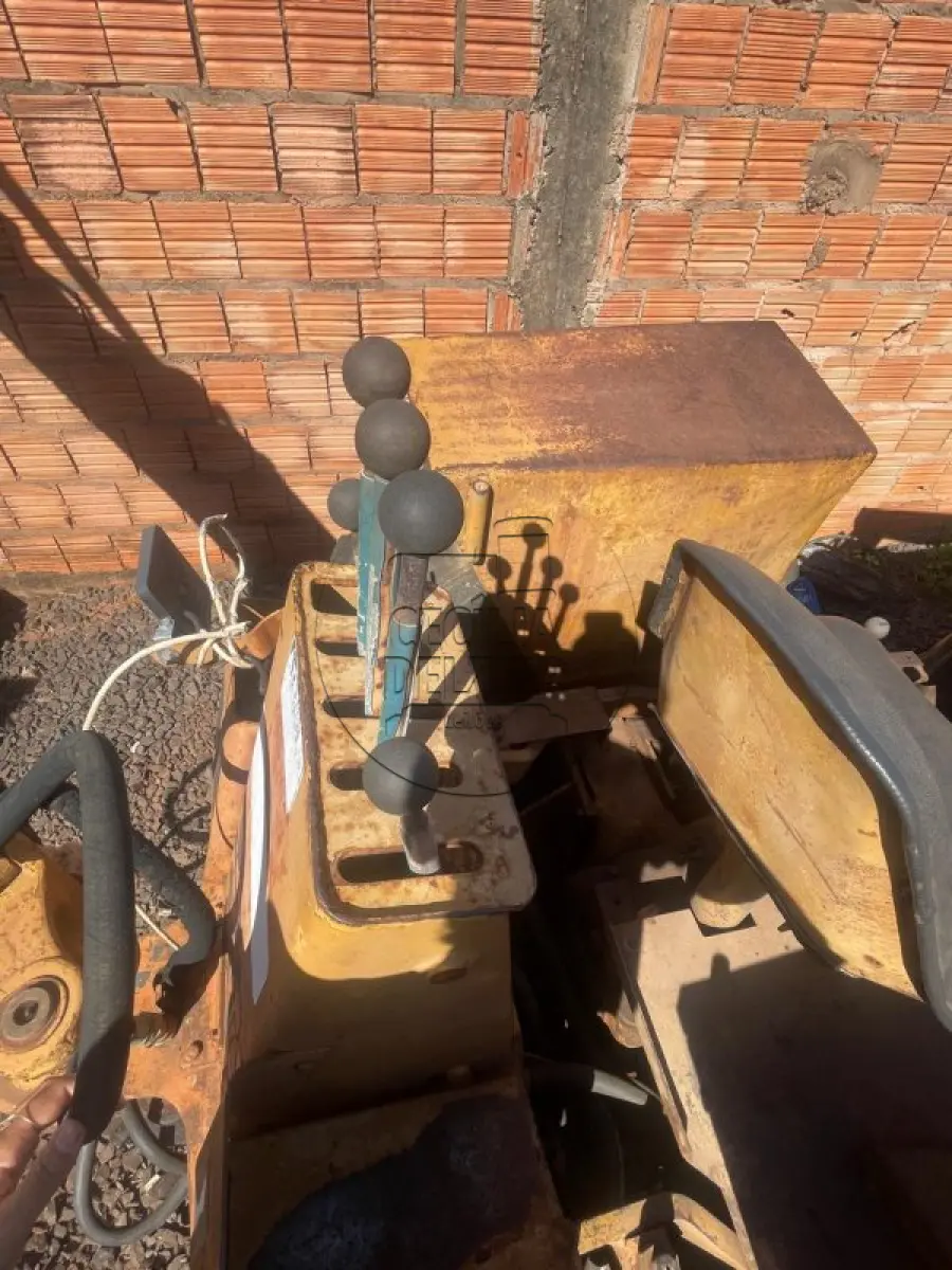 LOTE 010 - CASE RETROESCAVADEIRA 580E