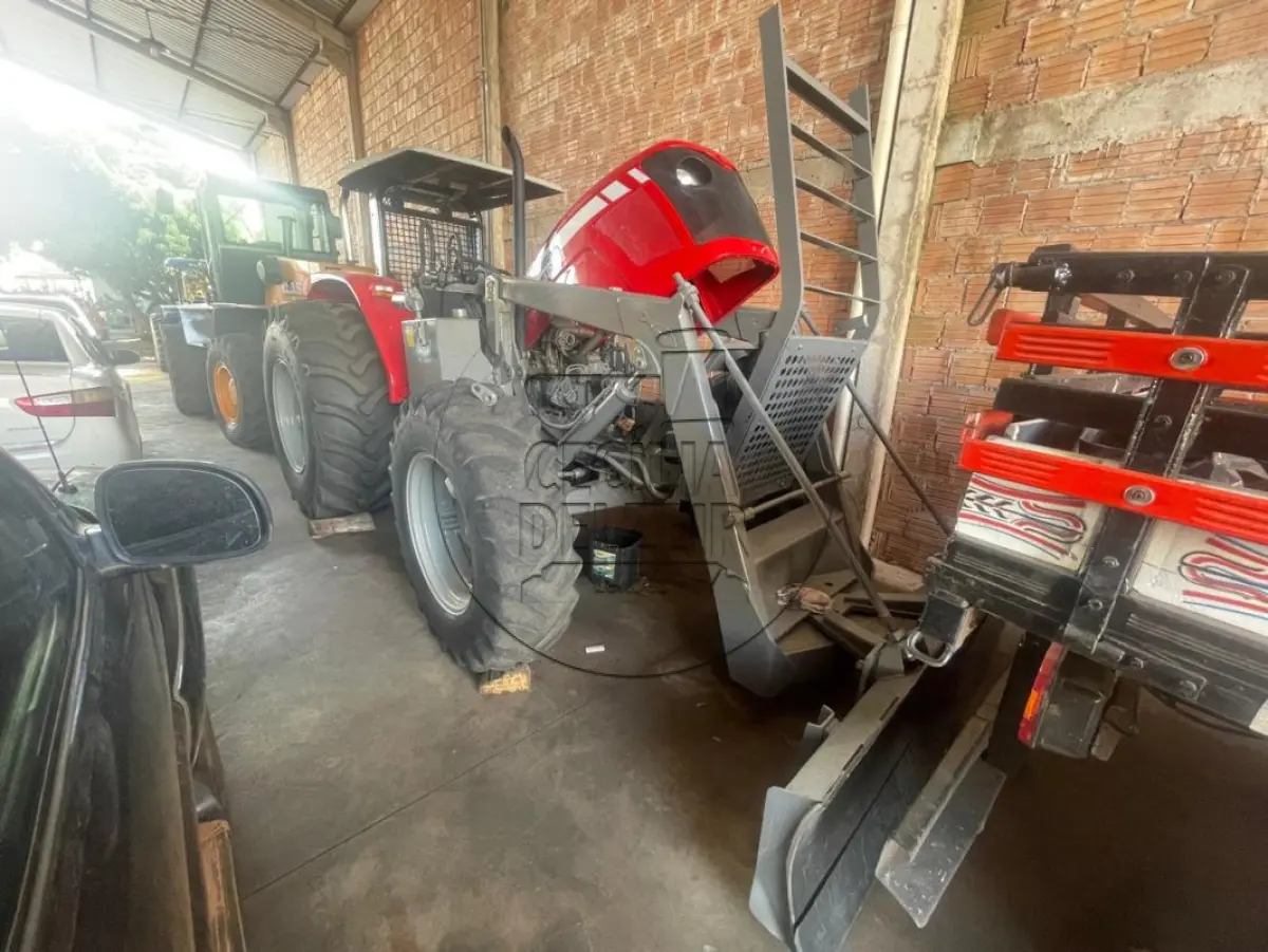 LOTE 001 - MASSEY FERGUSSON 4292