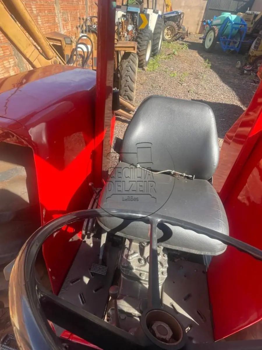 LOTE 009 - MASSEY FERGUSON 275