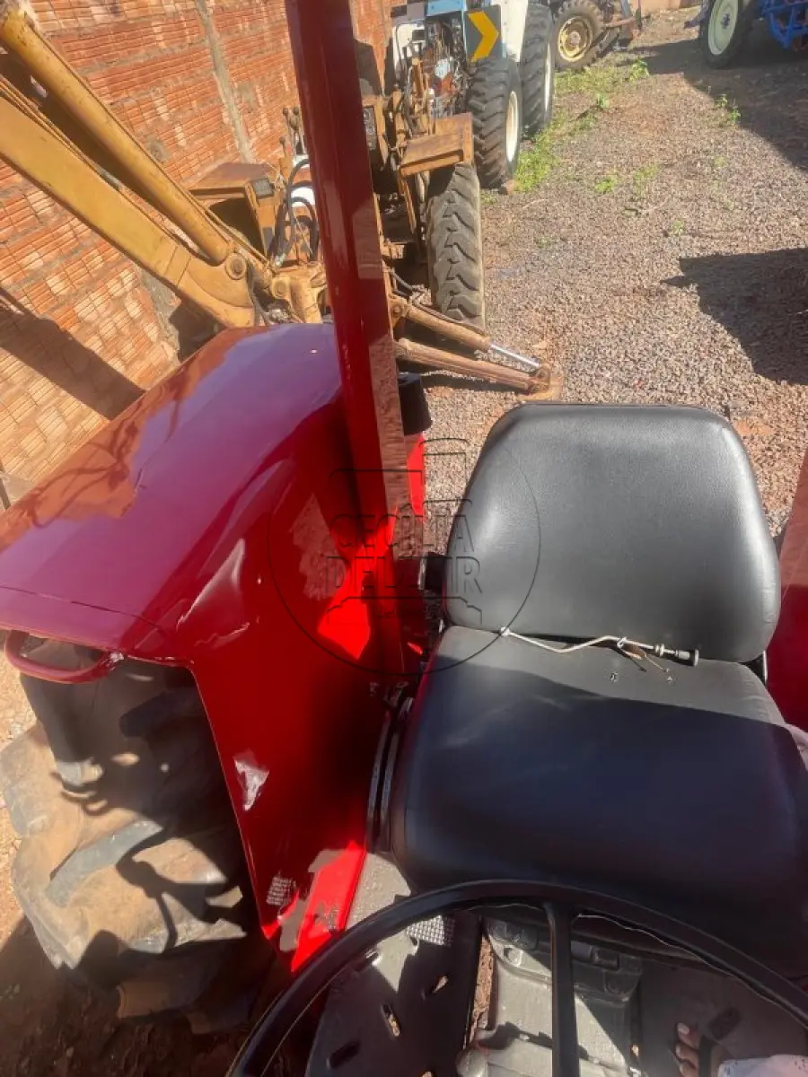 LOTE 009 - MASSEY FERGUSON 275