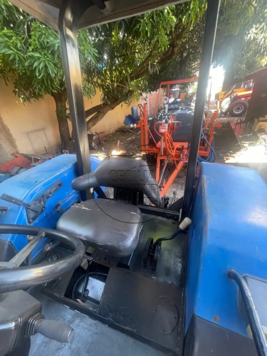LOTE 008 - NEW HOLLAND TL 75 E