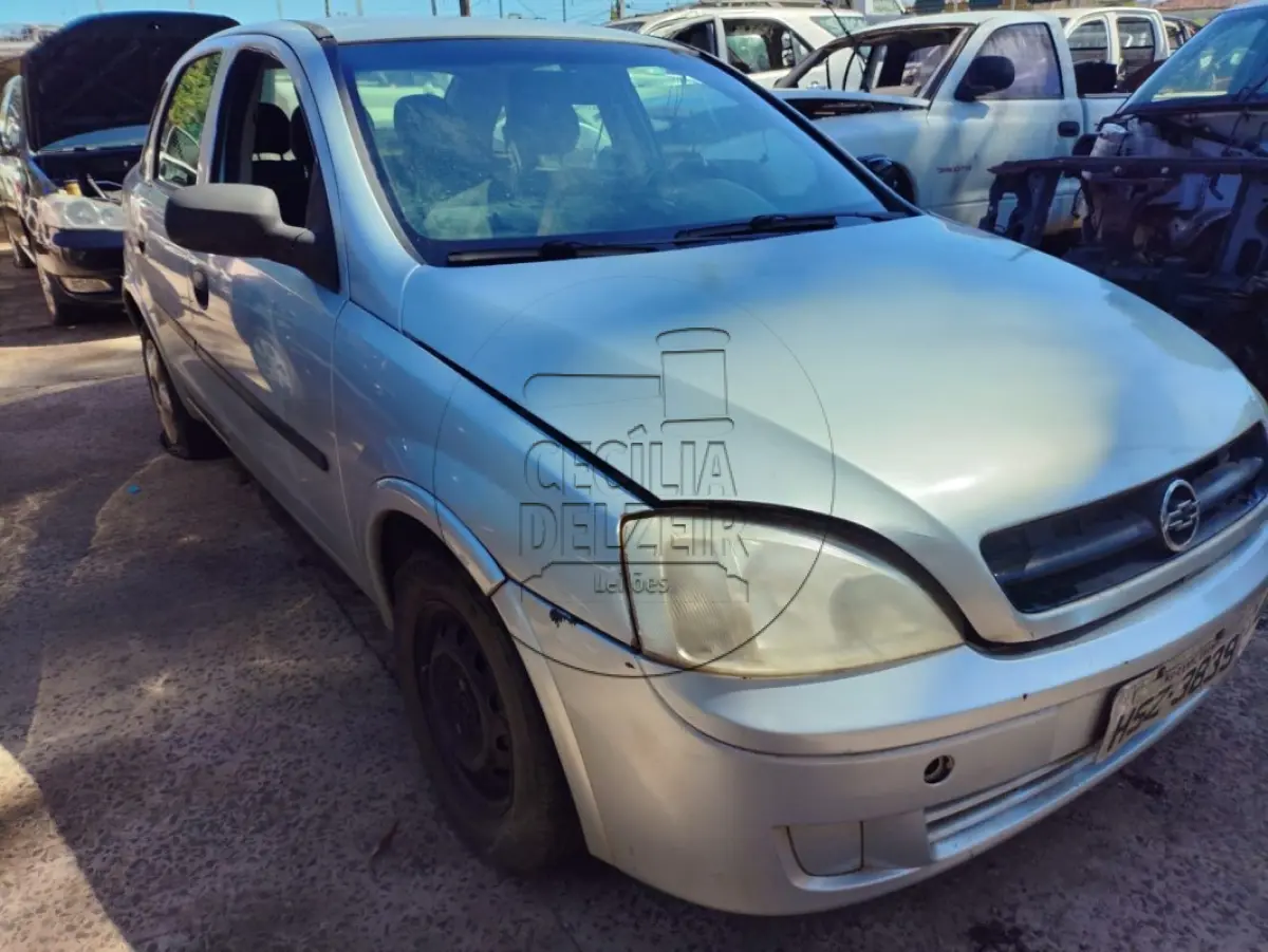 LOTE 025 - CORSA SEDAN