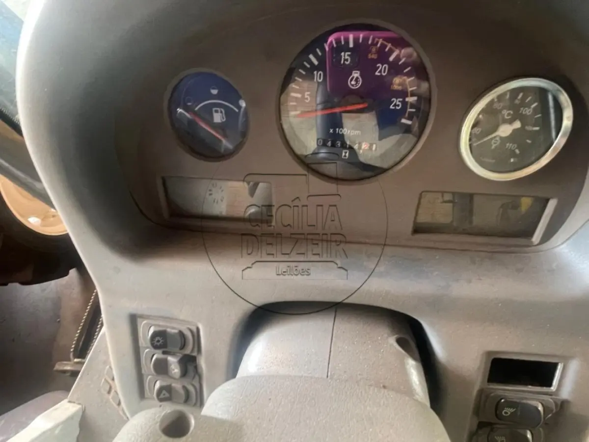 LOTE 004 - VALTRA BH 145