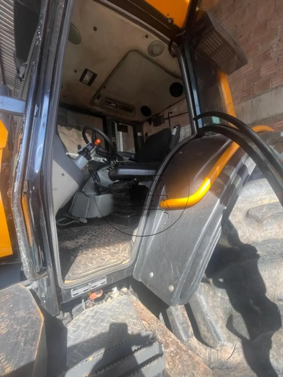 LOTE 005 - VALTRA BH 194