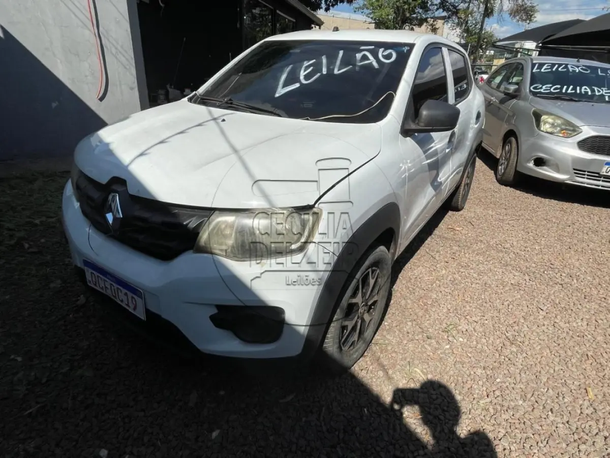 LOTE 008 - KWID ZEN 10 MT