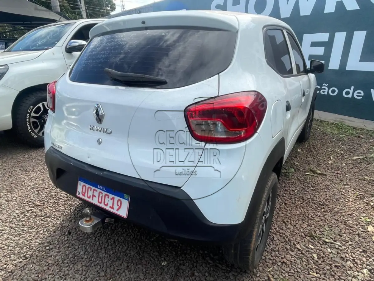 LOTE 008 - KWID ZEN 10 MT