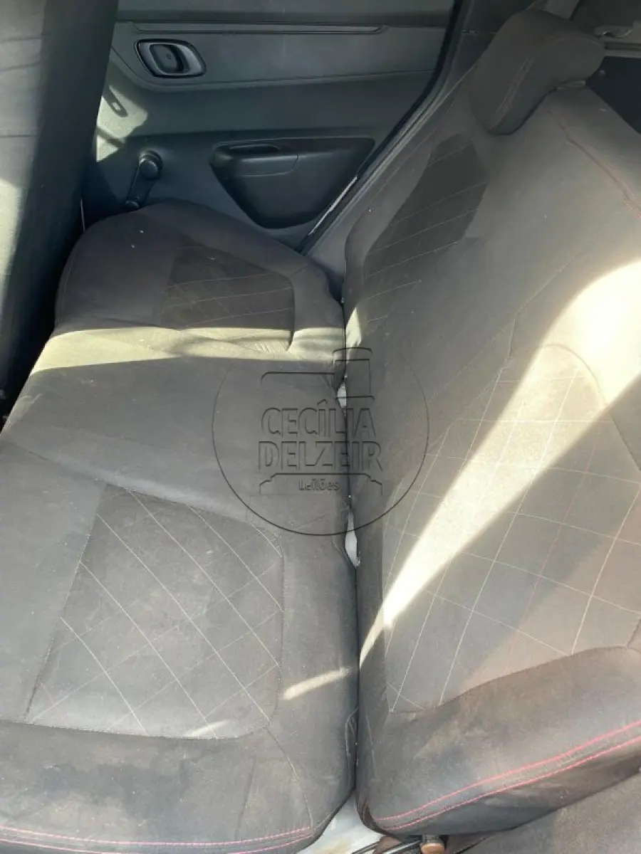 LOTE 008 - KWID ZEN 10 MT