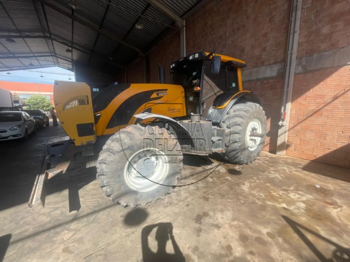 LOTE 005 - VALTRA BH 194