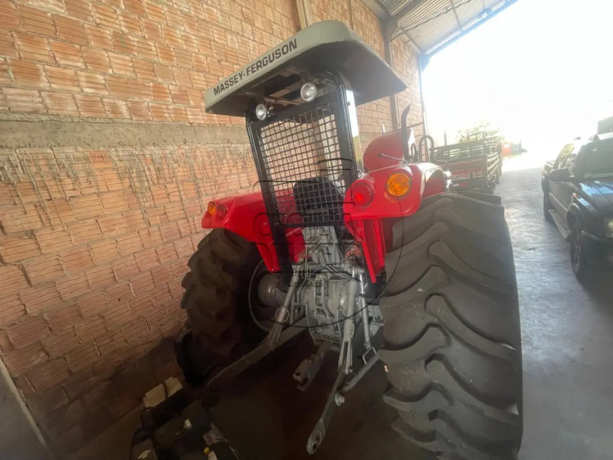 LOTE 001 - MASSEY FERGUSSON 4292