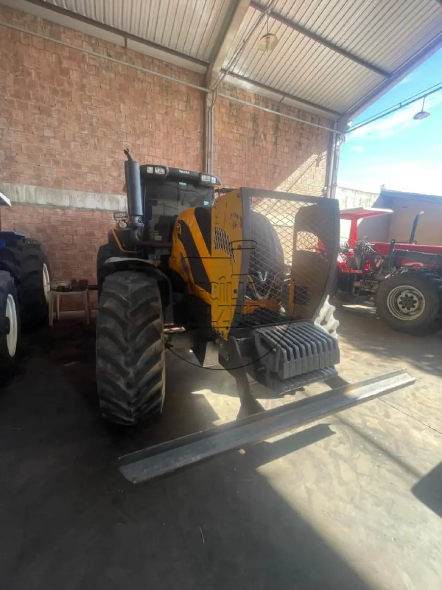 LOTE 005 - VALTRA BH 194