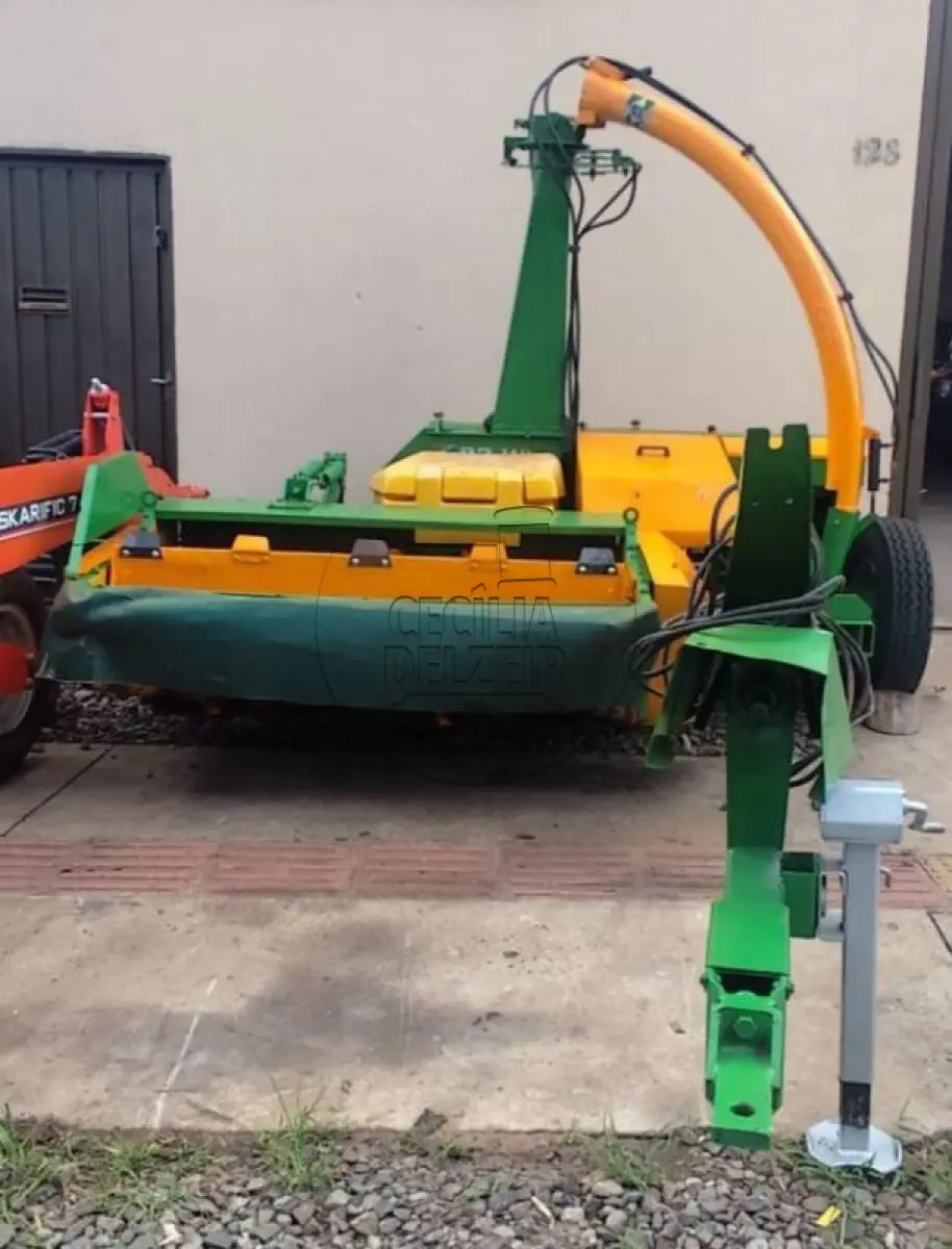 LOTE 022 - COLHEDORA JF 192