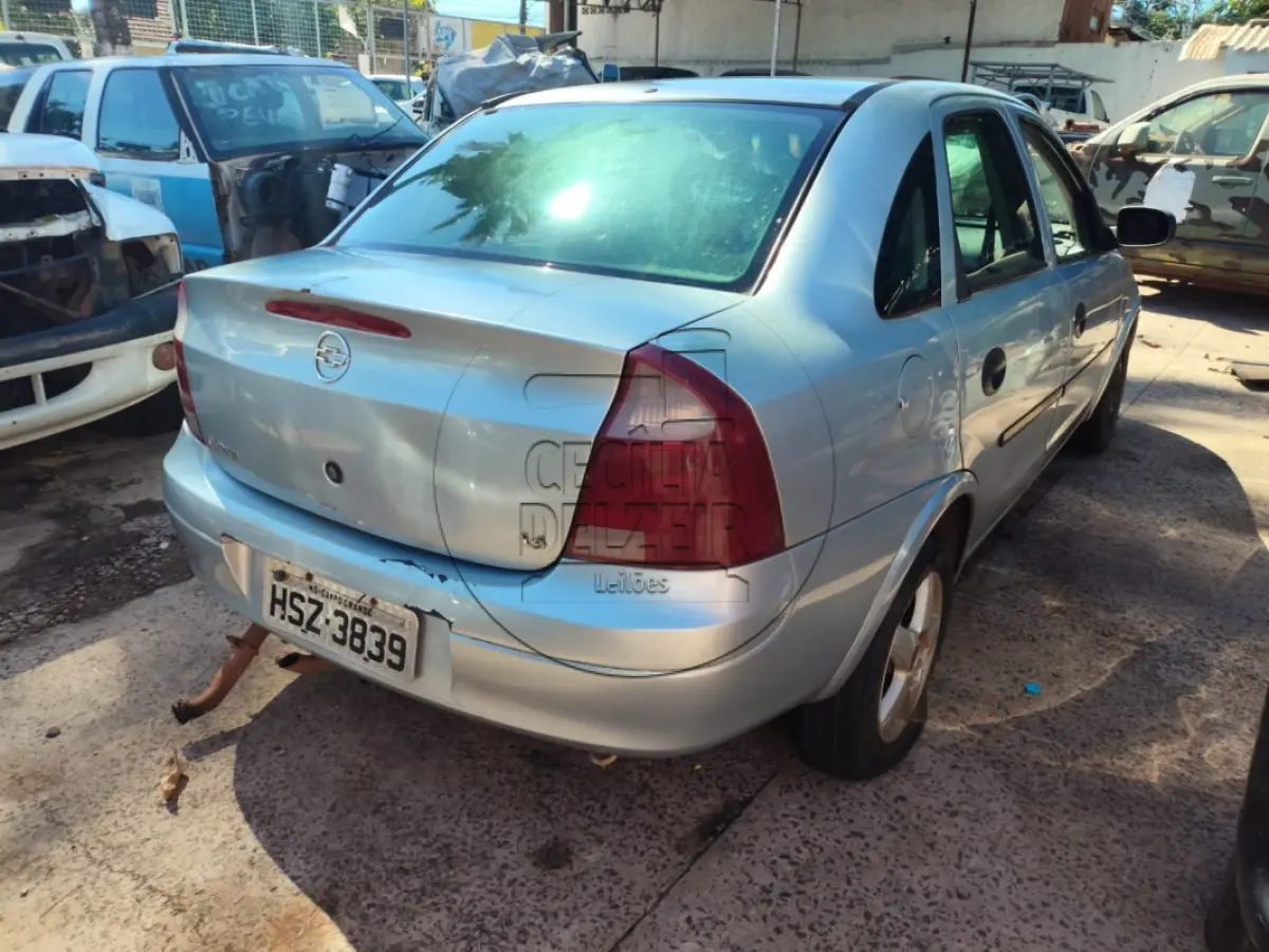 LOTE 025 - CORSA SEDAN