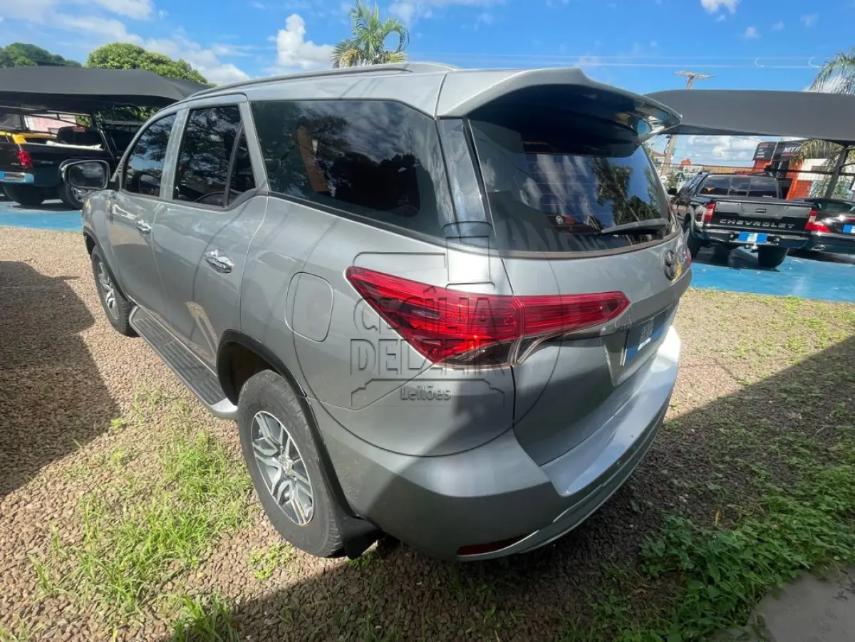LOTE 007 - I/TOYOTA HILUX SWSRVA2HF