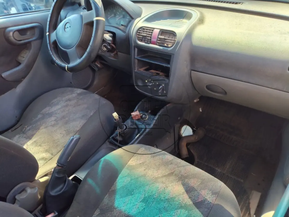LOTE 025 - CORSA SEDAN