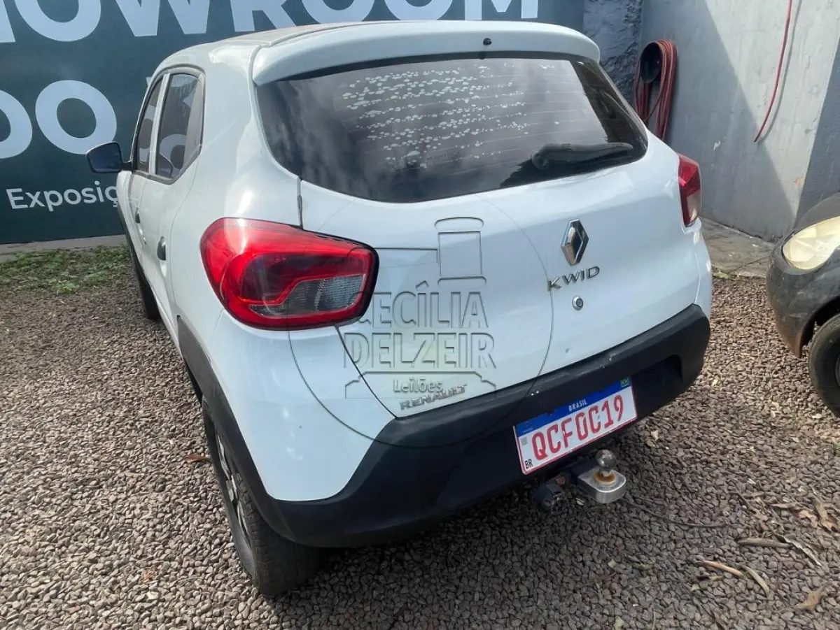 LOTE 008 - KWID ZEN 10 MT