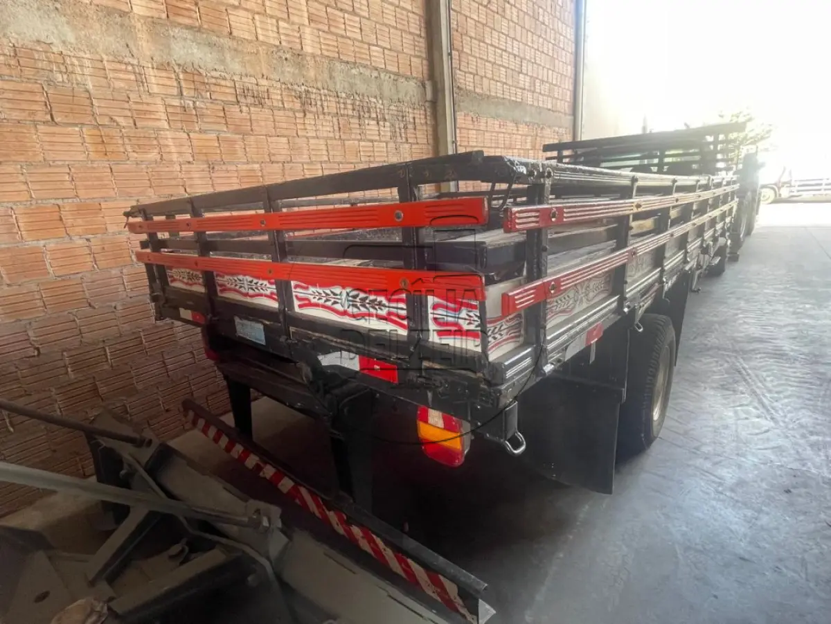 LOTE 015 - FORD/F4000 G