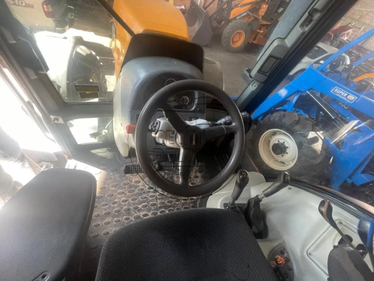 LOTE 005 - VALTRA BH 194