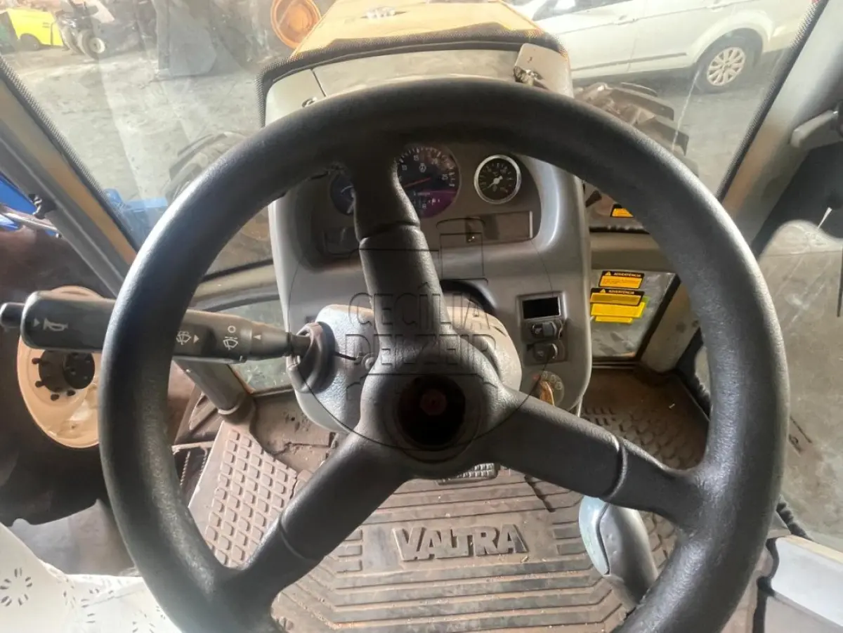 LOTE 004 - VALTRA BH 145