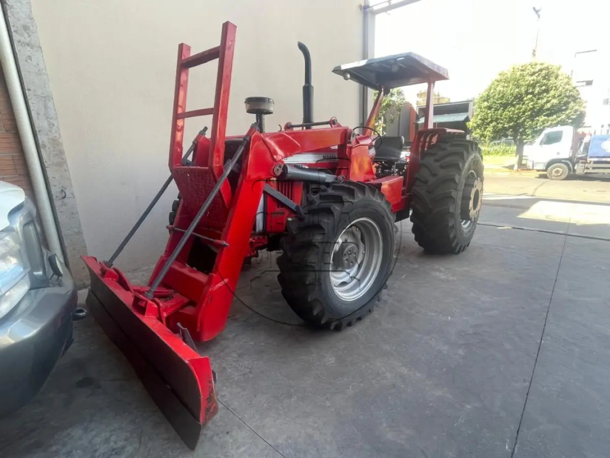 LOTE 003 - MASSEY FERGUSSON 296