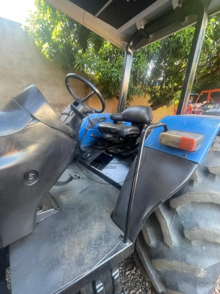 LOTE 008 - NEW HOLLAND TL 75 E