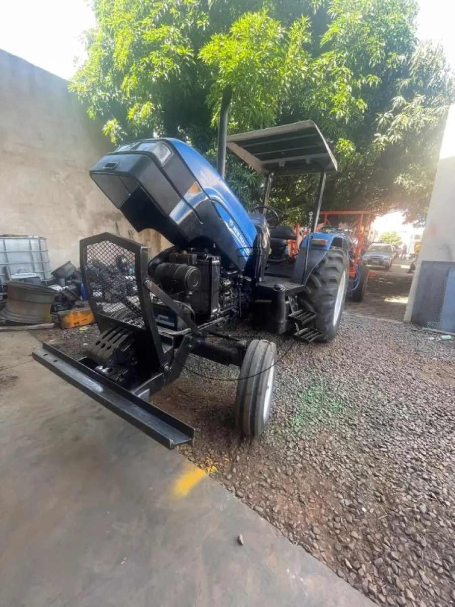 LOTE 008 - NEW HOLLAND TL 75 E