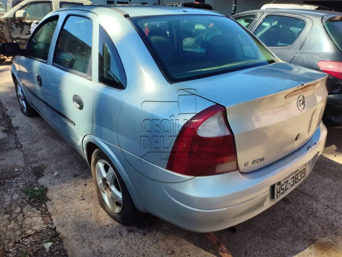 LOTE 025 - CORSA SEDAN