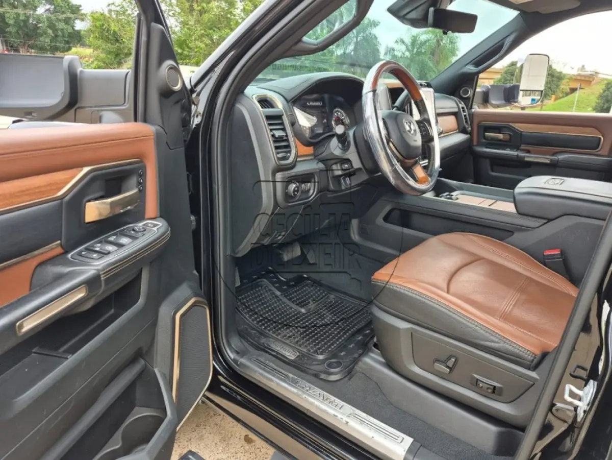 LOTE 001 - I/RAM 3500 LONGHORN 6.7D