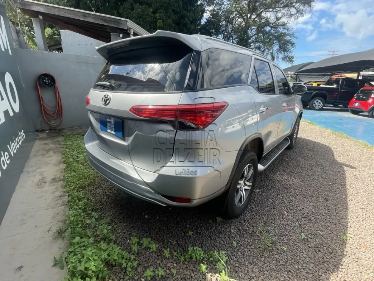 LOTE 011 - I/TOYOTA HILUX SWSRVA2HF