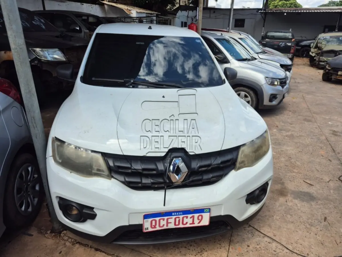 LOTE 012 - KWID ZEN 10 MT.