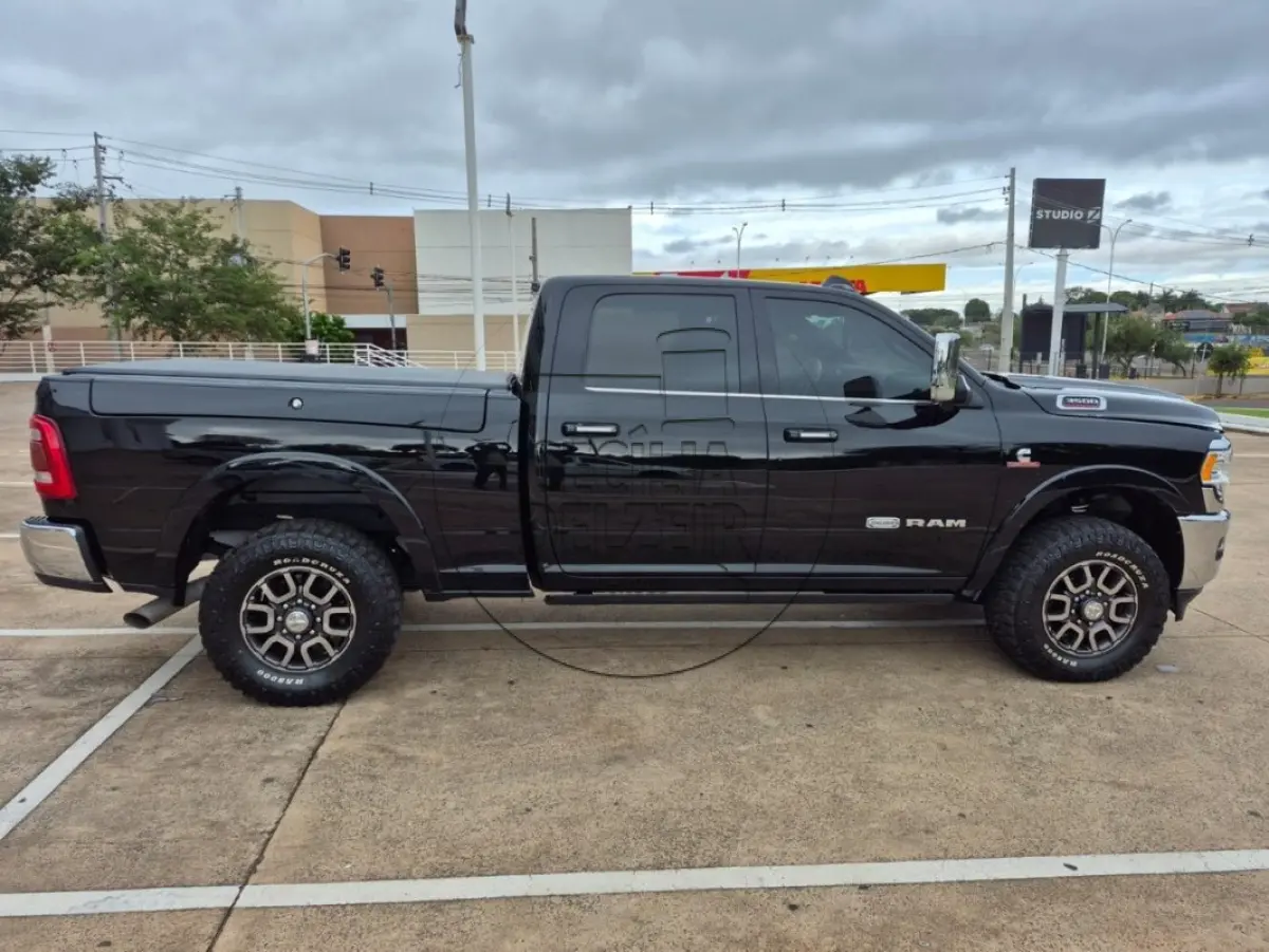 LOTE 001 - I/RAM 3500 LONGHORN 6.7D