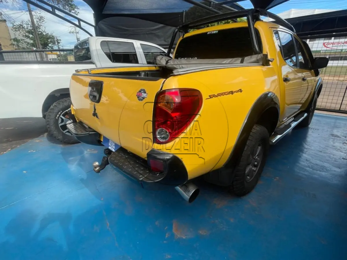 LOTE 021 - MITSUBISHI L200 TRITON SAVANA 3.2 CD TBI