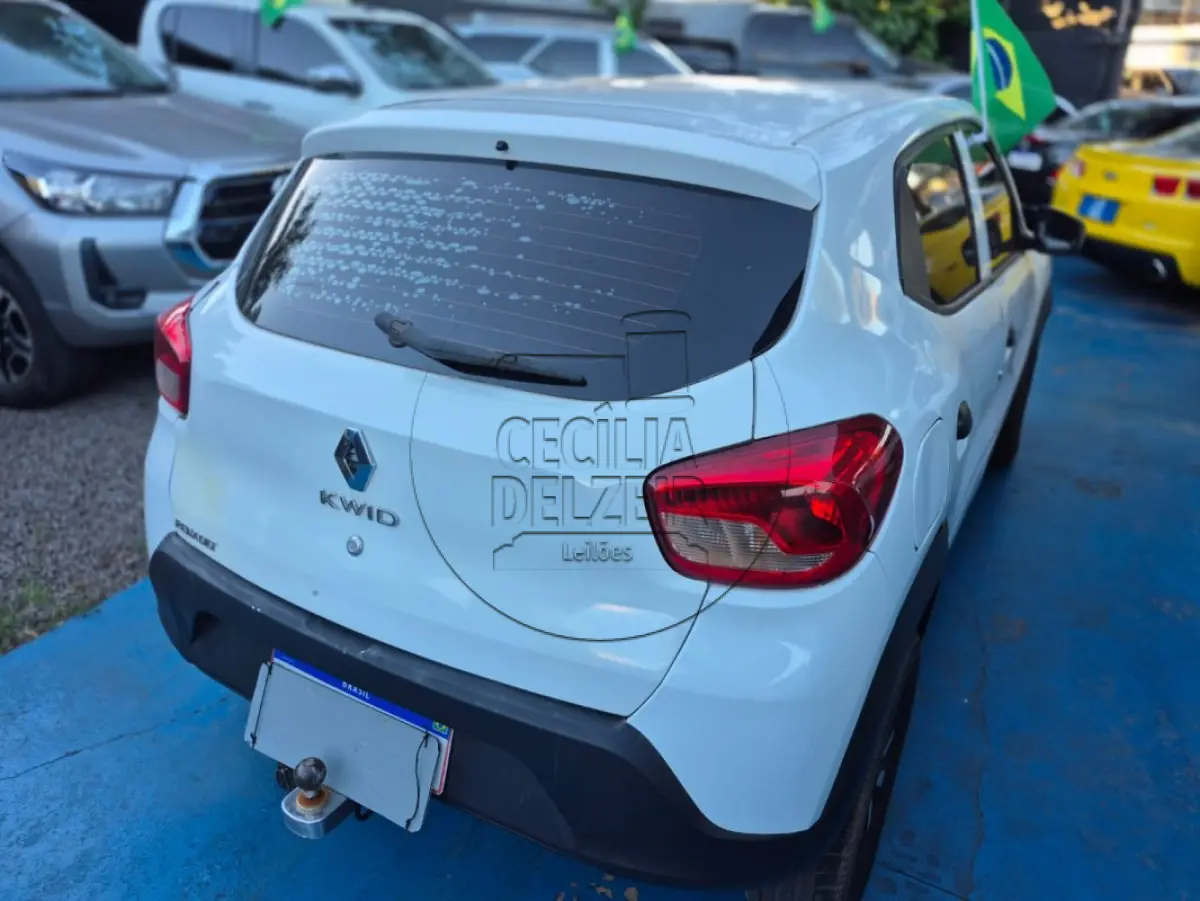 LOTE 012 - KWID ZEN 10 MT.