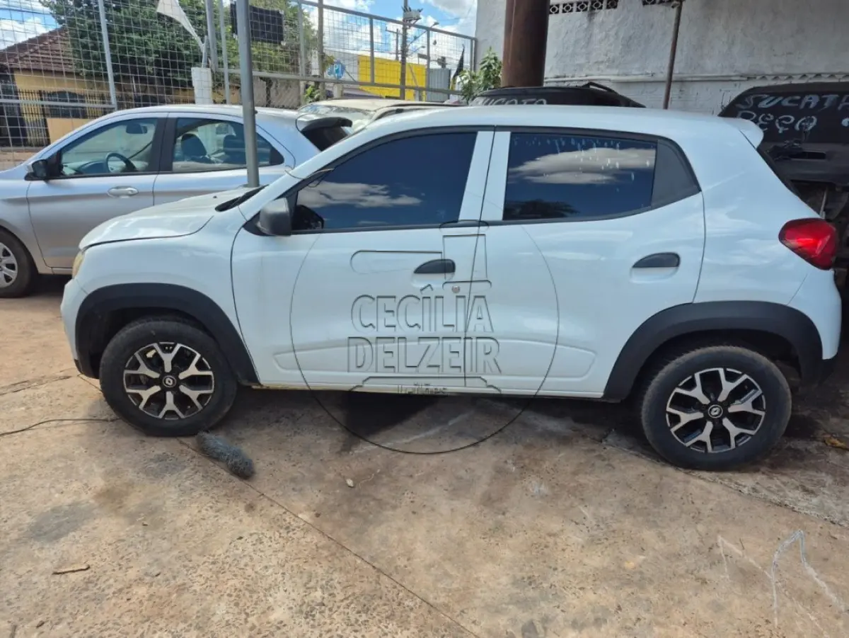 LOTE 012 - KWID ZEN 10 MT.