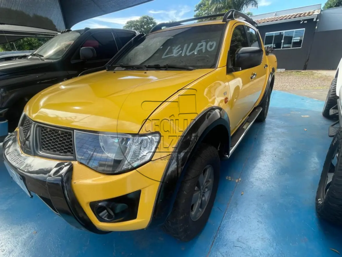 LOTE 021 - MITSUBISHI L200 TRITON SAVANA 3.2 CD TBI