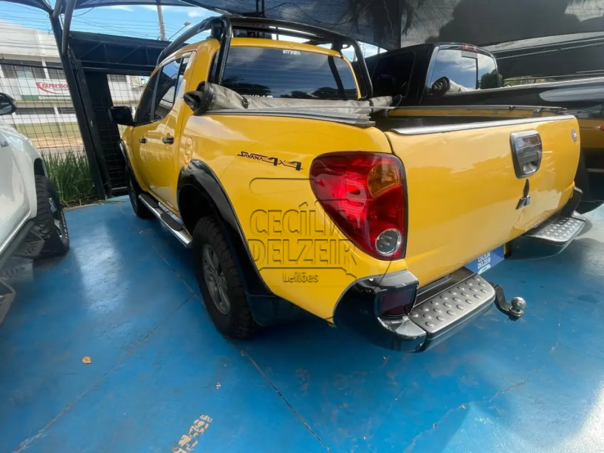 LOTE 021 - MITSUBISHI L200 TRITON SAVANA 3.2 CD TBI