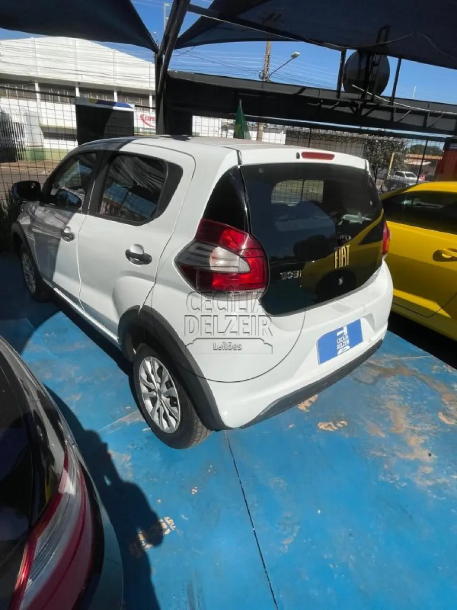 LOTE 010 - FIAT/MOBI LIKE